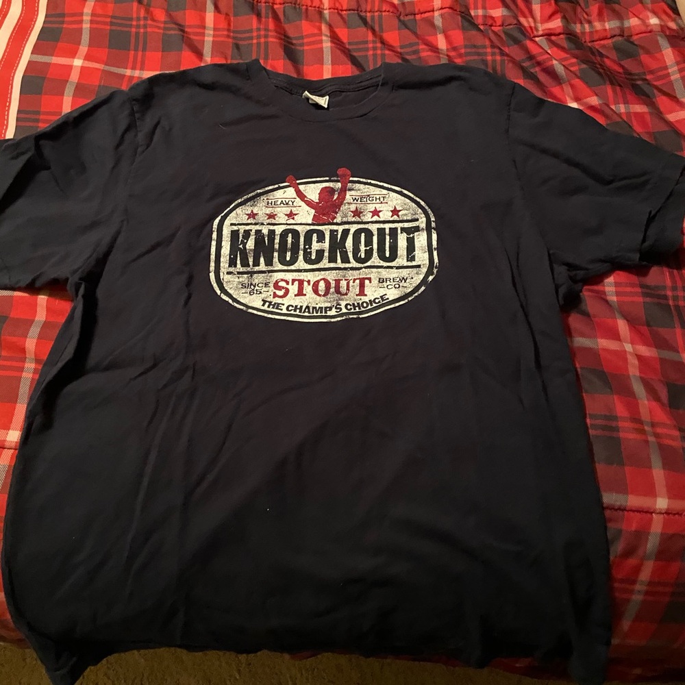 Old Navy men’s graffic tee.